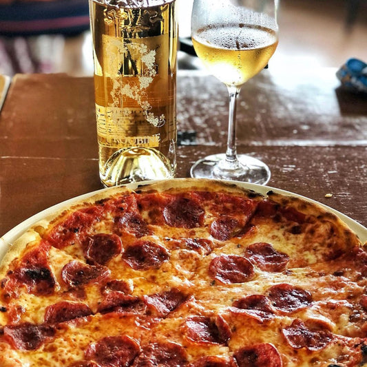 Wine and pizza: what to bring to your next party